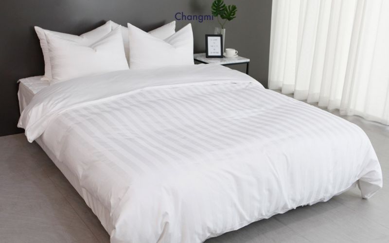 Cập nhật bảng giá chăn ga gối đệm Changmi Bedding mới nhất 2026 8 Bộ 4 món Cotton trắng sọc 3cm 300 sợi