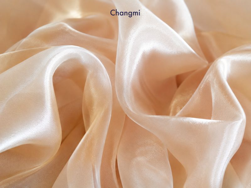 Lụa Satin là gì? Cách lựa chọn loại vải lụa Satin chất lượng 4 Chiffon Satin
